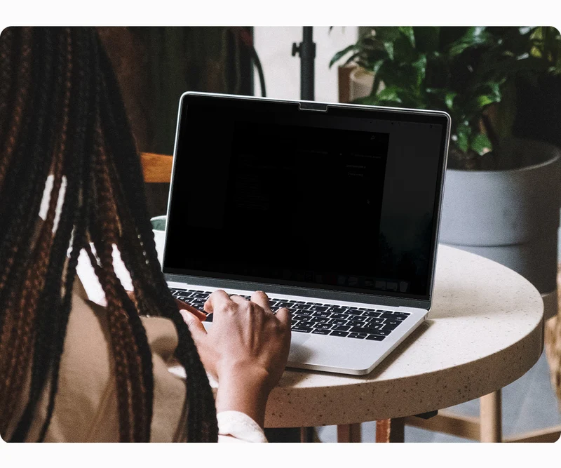 Folie mit Sichtschutzfilter für MacBook Pro 16" 2024-2021, Spigen SafeView Privacy Filter