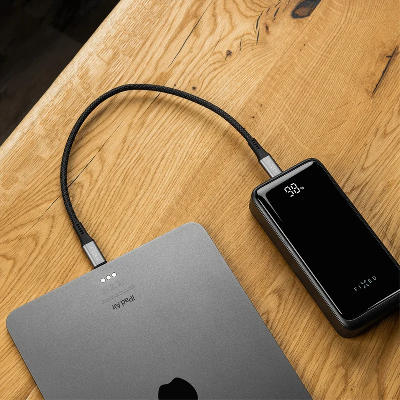 Kabel USB-C zu USB-C (USB4) 40Gbps / 240W / 8K@60Hz, 0,35 m, Fixed Media Cable, Schwarz