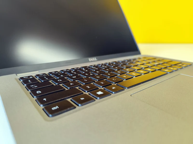 Dell Latitude 5420 Notebook 14" FHD | Intel Core i7-1165G7 | Tastiera ITA FreeDOS