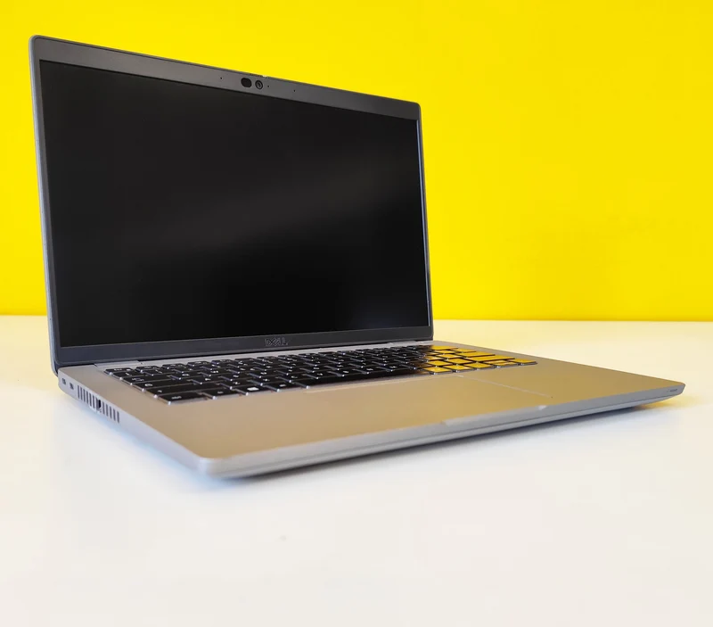 Dell Latitude 5420 Notebook 14" FHD | Intel Core i7-1165G7 | Tastiera ITA FreeDOS