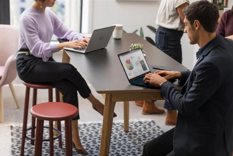 Ultra G1I Ai U5-228V 14T Oled 32/1 Win11P 3Yoff