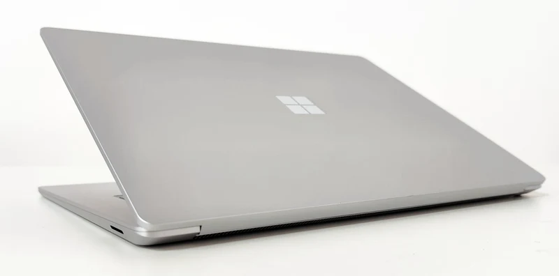 Microsoft Surface Laptop 3 15" Touch | Intel Core i5-1035G7 | FreeDOS Eleganza e potenza per lavoro e studio