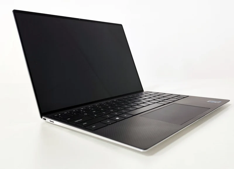 Dell XPS 9310 Notebook 13″ 4K TouchScreen | Intel Core i5-1135G7 | Ram 16 GB | FreeDOS Eleganza e Potenza