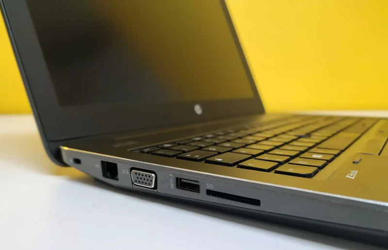 HP ZBook 15 G3 Notebook WorkStation | 15″ Pollici FullHD | Intel core i7-6820hq 2.7Ghz | 32Gb Ram | 512Gb SSD | Nvidia Quadro M1000 | Tastiera Italiana Retroilluminata | Windows 11 Pro Grado B