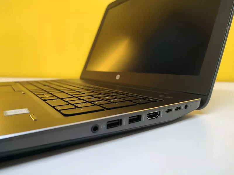 HP ZBook 15 G3 Notebook WorkStation | 15″ Pollici FullHD | Intel core i7-6820hq 2.7Ghz | 32Gb Ram | 512Gb SSD | Nvidia Quadro M1000 | Tastiera Italiana Retroilluminata | Windows 11 Pro Grado B