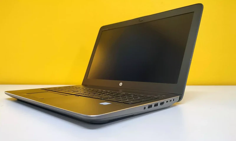 HP ZBook 15 G3 Notebook WorkStation | 15″ Pollici FullHD | Intel core i7-6820hq 2.7Ghz | 32Gb Ram | 512Gb SSD | Nvidia Quadro M1000 | Tastiera Italiana Retroilluminata | Windows 11 Pro Grado B