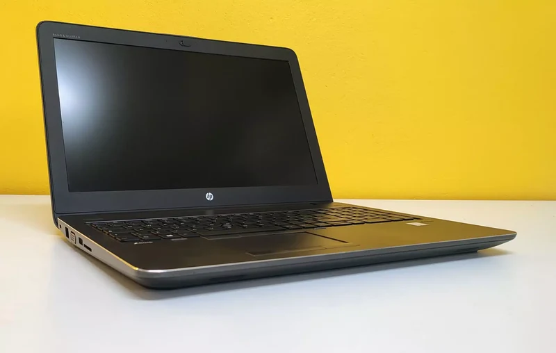 HP ZBook 15 G3 Notebook WorkStation | 15″ Pollici FullHD | Intel core i7-6820hq 2.7Ghz | 32Gb Ram | 512Gb SSD | Nvidia Quadro M1000 | Tastiera Italiana Retroilluminata | Windows 11 Pro Grado B