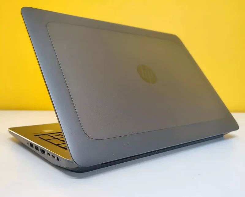 HP ZBook 15 G3 Notebook WorkStation | 15″ Pollici FullHD | Intel core i7-6820hq 2.7Ghz | 32Gb Ram | 512Gb SSD | Nvidia Quadro M1000 | Tastiera Italiana Retroilluminata | Windows 11 Pro Grado B