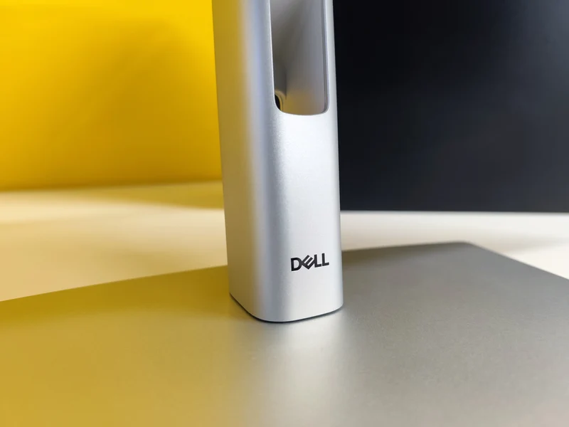 Bundle Dell Precision 5820 con Monitor 27" Nuovo | Intel Xeon W-2123 | Ram 32GB | SSD 1TB | Nvidia Quadro RTX 4000 8GB | FreeDOS