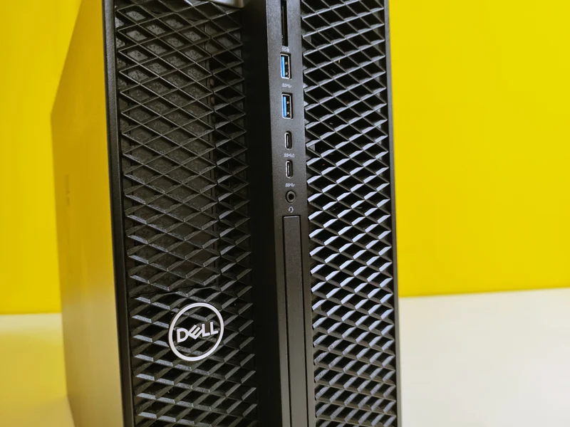 Bundle Dell Precision 5820 con Monitor 27" Nuovo | Intel Xeon W-2123 | Ram 32GB | SSD 1TB | Nvidia Quadro RTX 4000 8GB | FreeDOS