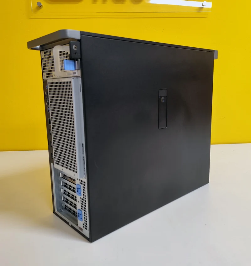 Bundle Dell Precision 5820 con Monitor 27" Nuovo | Intel Xeon W-2123 | Ram 32GB | SSD 1TB | Nvidia Quadro RTX 4000 8GB | FreeDOS