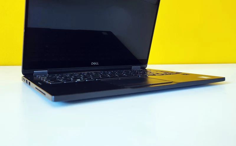 DELL Latitude 7390 Notebook 2-1 Convertibile 13.3" FullHD Touch Screen | Intel Core i7-8665U | Ram 16GB | SSD NVMe | WiFi Bluetooth Windows 11 Pro