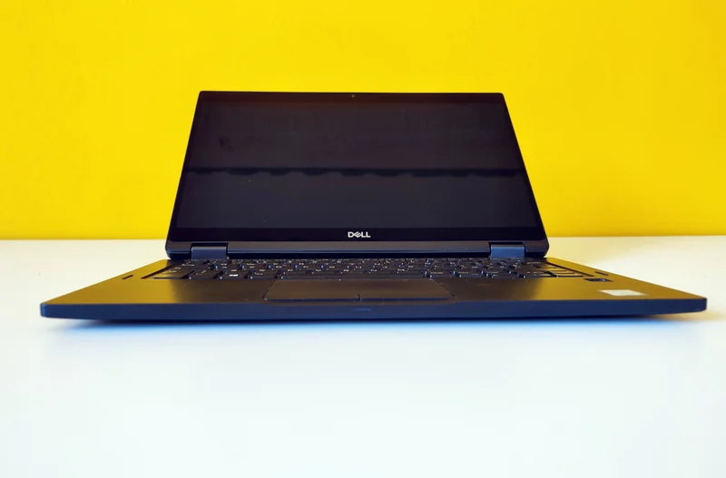 DELL Latitude 7390 Notebook 2-1 Convertibile 13.3" FullHD Touch Screen | Intel Core i7-8665U | Ram 16GB | SSD NVMe | WiFi Bluetooth Windows 11 Pro