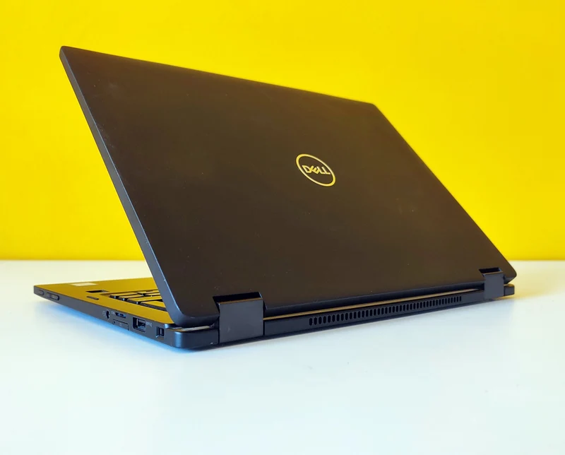 DELL Latitude 7390 Notebook 2-1 Convertibile 13.3" FullHD Touch Screen | Intel Core i7-8665U | Ram 16GB | SSD NVMe | WiFi Bluetooth Windows 11 Pro