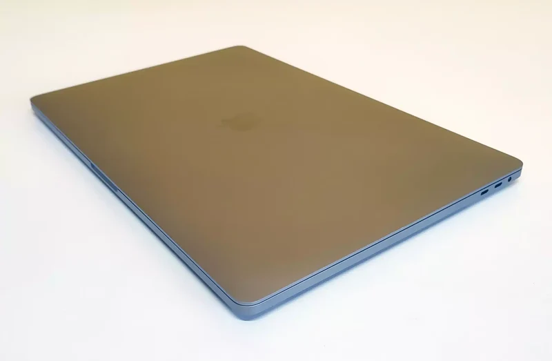 Apple MacBook Pro A2141 Notebook 16″ IPS 3072×1920Pixel | Intel Core i9-9880H | Ram 32GB | SSD 1TB | AMD Radeon Pro 5500M 4Gb Touch Bar Il notebook più desiderato