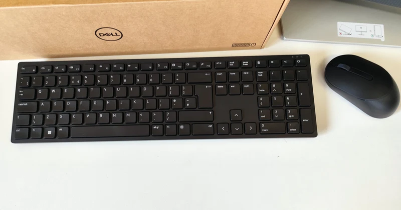 Dell OptiPlex All-in-One 7420 24" FullHD | Intel Core i5-14500T | Ram 16GB | SSD 1TB | WebCam WiFi Kit Mouse e Tastiera incluso FreeDOS Prodotto NUOVO