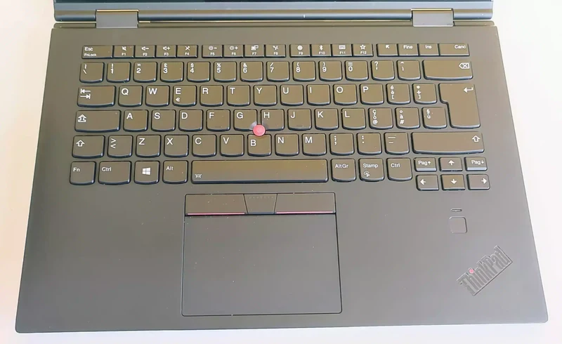Lenovo ThinkPad X1 Yoga 2 3Gen 2-in-1 14″ 2560 x 1440 Touch Screen | Intel Core i7-8650U 1.9Ghz | SSD 256Gb Nvme | Ram 16Gb | WiFi Windows 11 Pro Grado B