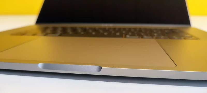 Apple MacBook Pro A2141 MVVL2LL/A Notebook 16" IPS 3072×1920Pixel | Intel Core i7-9750H | Ram 16GB | SSD 512 GB | AMD Radeon Pro 5300M 4Gb Touch Bar Il notebook più desiderato
