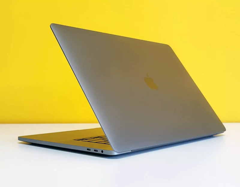 Apple MacBook Pro A2141 MVVL2LL/A Notebook 16" IPS 3072×1920Pixel | Intel Core i7-9750H | Ram 16GB | SSD 512 GB | AMD Radeon Pro 5300M 4Gb Touch Bar Il notebook più desiderato