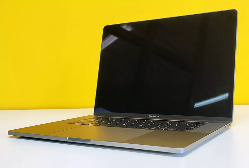 Apple MacBook Pro A2141 MVVL2LL/A Notebook 16" IPS 3072×1920Pixel | Intel Core i7-9750H | Ram 16GB | SSD 512 GB | AMD Radeon Pro 5300M 4Gb Touch Bar Il notebook più desiderato