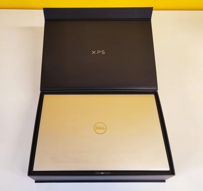 Dell XPS 9730 17" | Intel Core i9-13900H | 64GB RAM | 1TB SSD | Nvidia RTX 4080 | Windows 11 Prodotto NUOVO