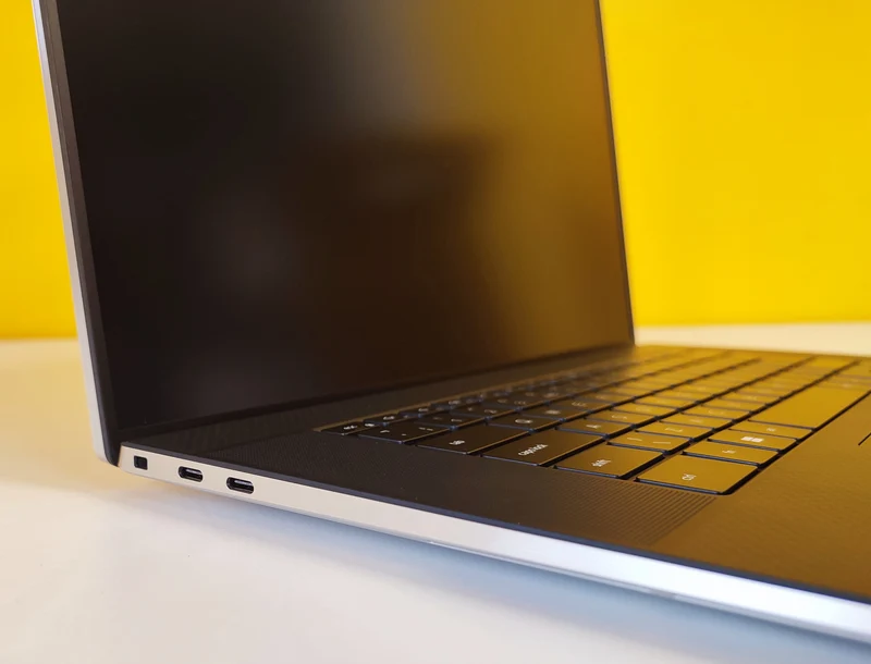 Dell XPS 9730 17" | Intel Core i9-13900H | 64GB RAM | 1TB SSD | Nvidia RTX 4080 | Windows 11 Prodotto NUOVO