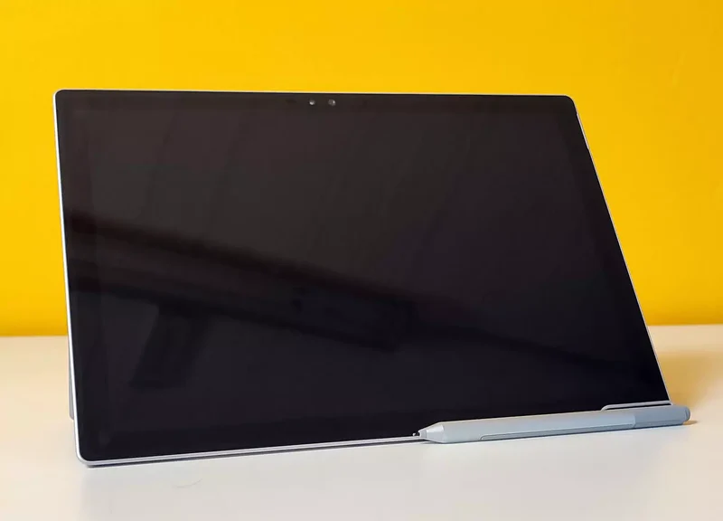 Microsoft Surface Pro 4 Tablet 12.3" 2736x1824 pixel| Intel Core i5-6300U 2.4Ghz | Ram 4Gb | SSD 128Gb | Penna inclusa Wi-Fi 5 (802.11ac) Windows 11 Pro
