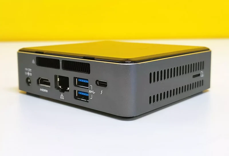 Intel NUC Mini PC | Intel Core i5-7260U 2.2Ghz | Ram 16Gb | WiFi Bluetooth Windows 11 Pro NUC7I5BNK Il mini PC più venduto
