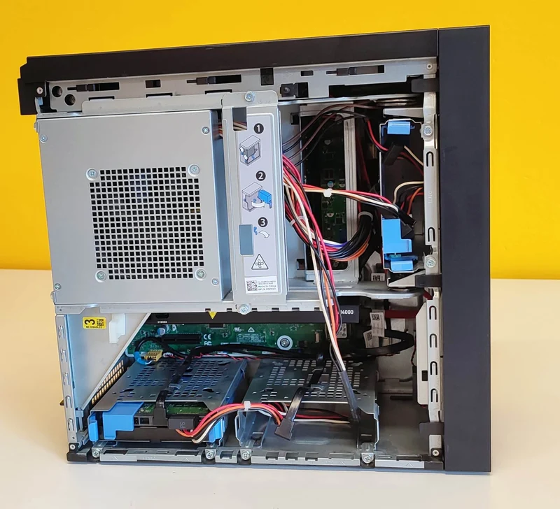 DELL Precision T3630 Workstation | Intel Core i7-8700K 3.7Ghz | Ram 32Gb | SSD 1Tb + 3Tb Sata | Nvidia Quadro M4000 8Gb | Windows 11 Pro Perfetta per chi cerca potenza di calcolo
