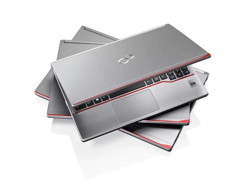 Fujitsu LIFEBOOK E744 Notebook 14" HD | Intel Core i5-4300M 2.6Ghz | Ram 8Gb | SSD 256Gb | WiFi Bluetooth Display Port VGA Windows 10 Pro