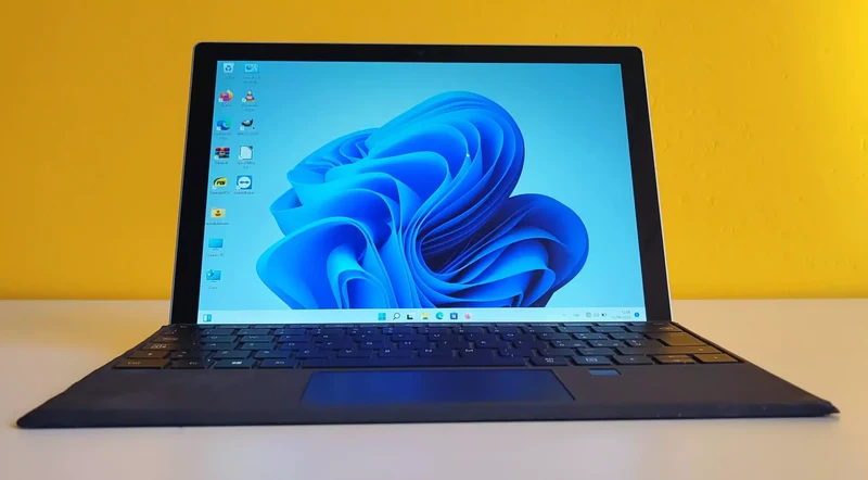 Microsoft Surface Pro 5 1807 Convertibile 2 in 1 12.3" 2736x1824 Pixel | Intel Core i7-7660U 2.5Ghz | Ram 16Gb | SSD 512Gb | Windows 11 Pro Wi-Fi 5 802.11ac