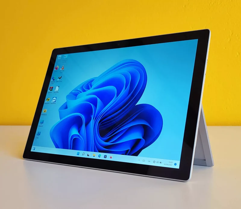 Microsoft Surface Pro 5 1807 Convertibile 2 in 1 12.3" 2736x1824 Pixel | Intel Core i7-7660U 2.5Ghz | Ram 16Gb | SSD 512Gb | Windows 11 Pro Wi-Fi 5 802.11ac