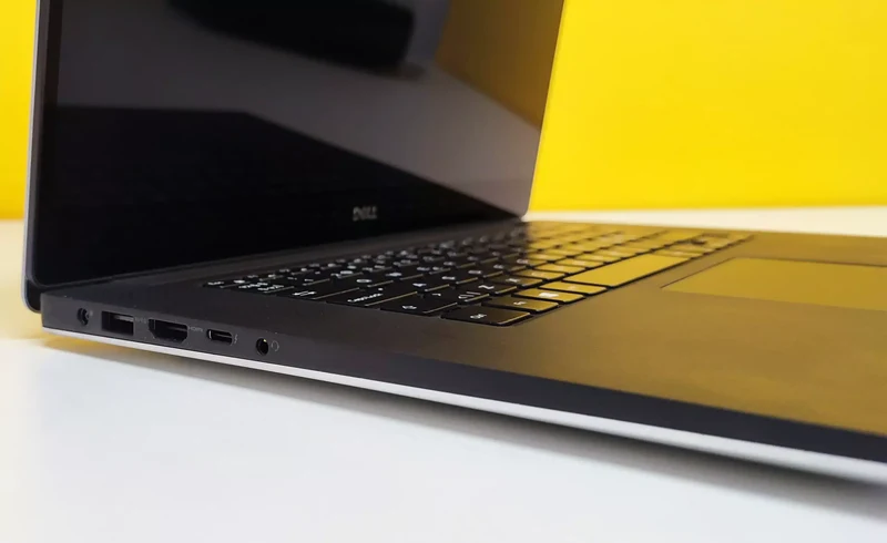 DELL Precision 5530 Workstation portatile 15.6" Full HD IPS Touch | Intel Core i7-8850H 6Cores | Ram 16Gb | SSD 256Gb | Nvidia Quadro P1000 | WiFi HDMI Web Cam | Windows 11 Pro