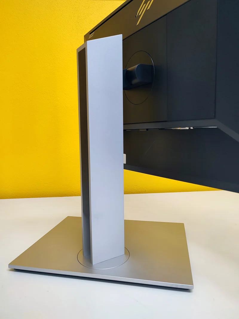 HP E24 G4 Monitor 24" FullHD IPS Luminosità 250 cd/m² Tecnologia Flicker-free Tempo di risposta 5ms Hub USB | HDMI VGA Display Port
