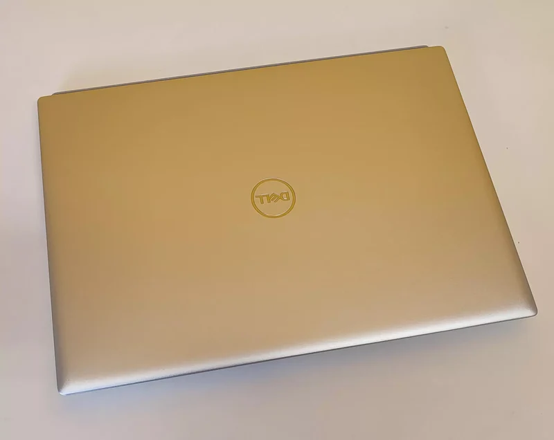 Dell Inspiron 16 - 5625 Notebook Ricondizionato 16" FullHD | AMD Ryzen 7 5825U | Ram 16GB | SSD NVMe 1TB | WiFi Bluetooth HDMI Windows 11 Pro