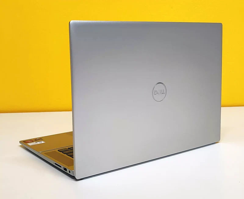 Dell Inspiron 16 - 5625 Notebook Ricondizionato 16" FullHD | AMD Ryzen 7 5825U | Ram 16GB | SSD NVMe 1TB | WiFi Bluetooth HDMI Windows 11 Pro