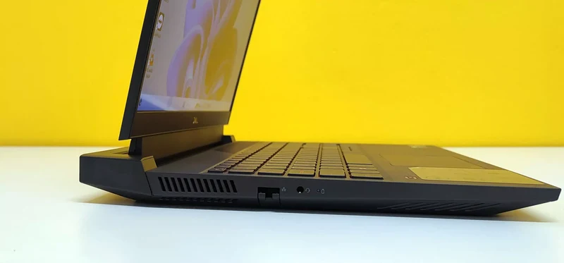 Dell G15 5511 Notebook Gaming 15.6" FullHD | Intel Core i7-11800H | Ram 16GB | SSD NVMe 1TB | Nvidia RTX 3060 | Wi-Fi Bluetooth HDMI Windows 11 Pro
