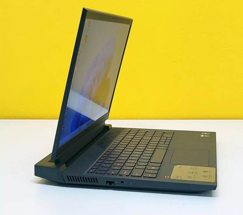 Dell G15 5511 Notebook Gaming 15.6" FullHD | Intel Core i7-11800H | Ram 16GB | SSD NVMe 1TB | Nvidia RTX 3060 | Wi-Fi Bluetooth HDMI Windows 11 Pro