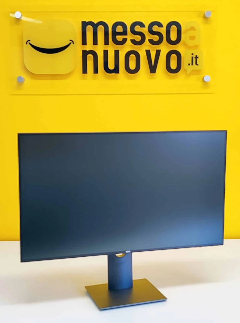 DELL UltraSharp U2717D Monitor 27" 2560x1440 pixels Quad HD IPS Luminosità 350 cd/mq Tempo di risposta 8ms Contrasto 1000:1 HDMI Display Port Mini Display Port USB 3.2