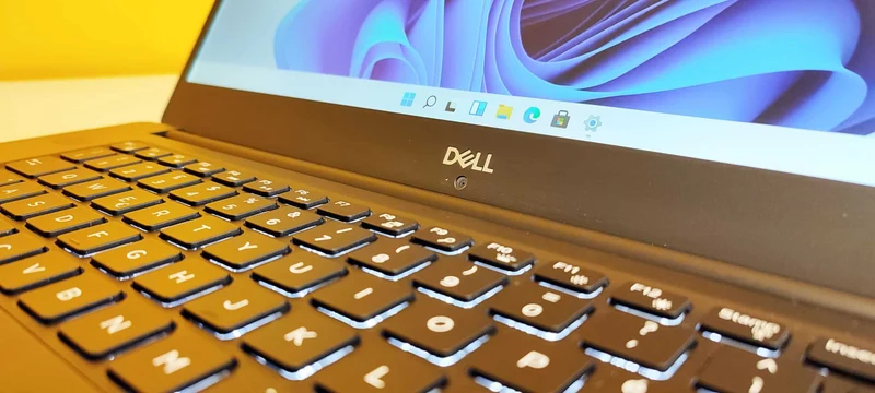 DELL Precision 5530 Notebook Workstation 15.6″ Full HD IPS | Intel Core i9-8950HK 2.9Ghz | Ram 32Gb | SSD NVMe 512Gb | Nvidia Quadro P2000 | WiFi HDMI Web Cam | Windows 11 Pro Grado B