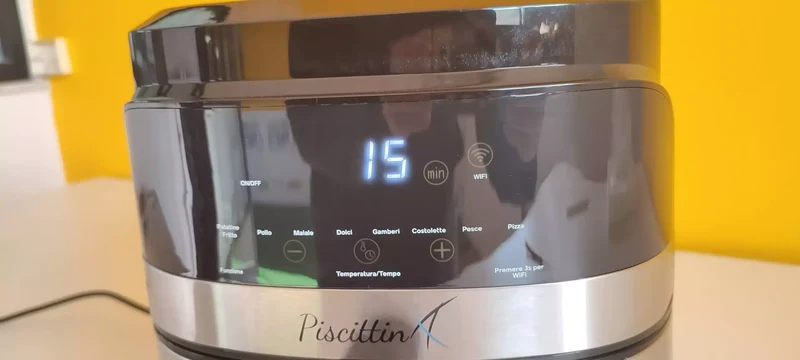 Friggitrice ad aria Piscittina 5.5L 1500W 8 Programmi pre-impostati Touch Screen Wi-Fi App dedicata Garanzia 2 anni friggi senza grassi