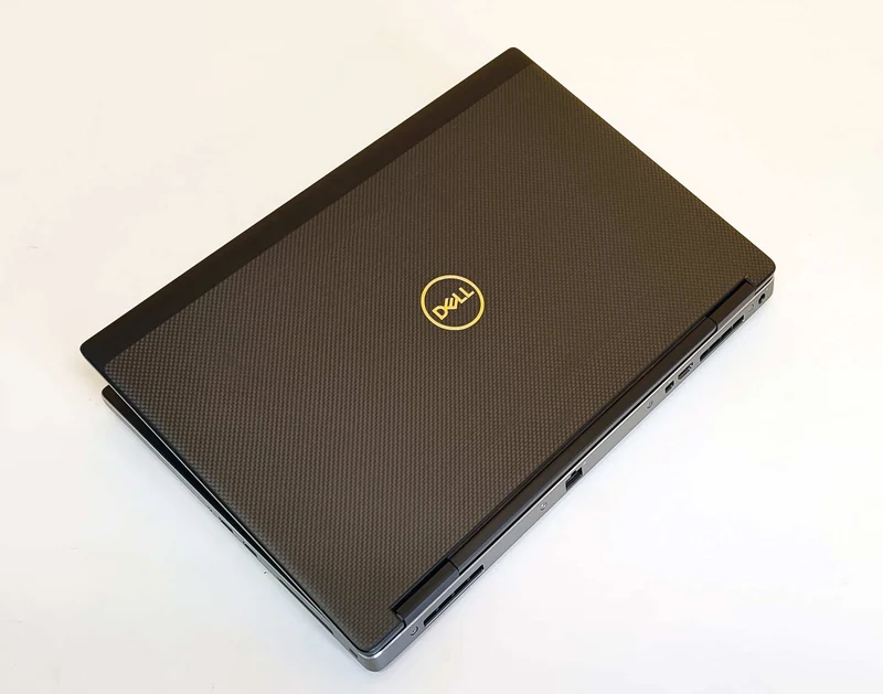 Dell Precision 7530 Notebook 15.6" FullHD | Intel Core i7-8850H 6Core | Ram 32Gb | SSD 512Gb | Nvidia Quadro P2000 4Gb | Windows 11 Pro Un notebook potente e pronto a tutto