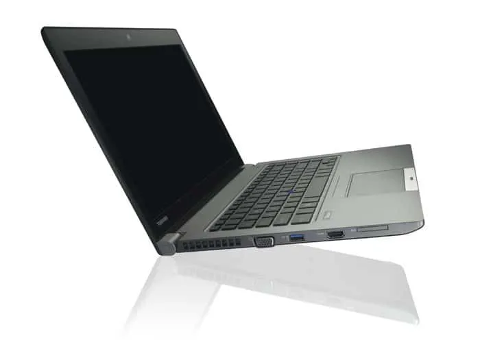 Toshiba Tecra Z40-C Notebook 14″ FullHD | Intel Core i5-6200U 2.3Ghz | SSD 512Gb | Ram 16Gb | Windows 10 Pro | Tastiera ITA Potente processore al tuo servizio