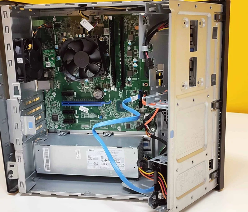 DELL OptiPlex 3070 Mini Tower | Intel Core i5-9500 3Ghz | Ram 16Gb | SSD NVMe 256Gb | Windows 11 Pro Il Pc potente ed compatto per qualsiasi utilizzo
