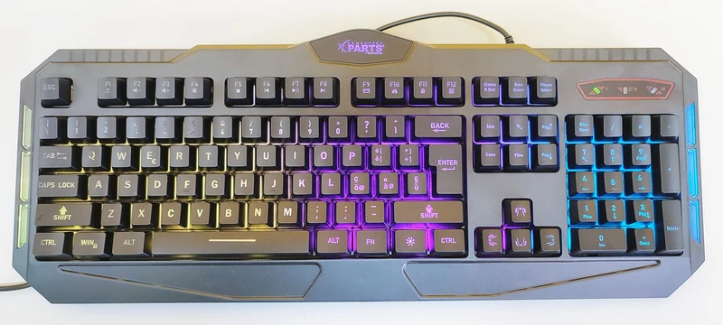 Kit Gaming Computers Parts Modello Black Thunder RGB - Kit completo 4 in 1 Tastiera, Mouse, Cuffie con microfono e mouse Pad - Completamente RGB