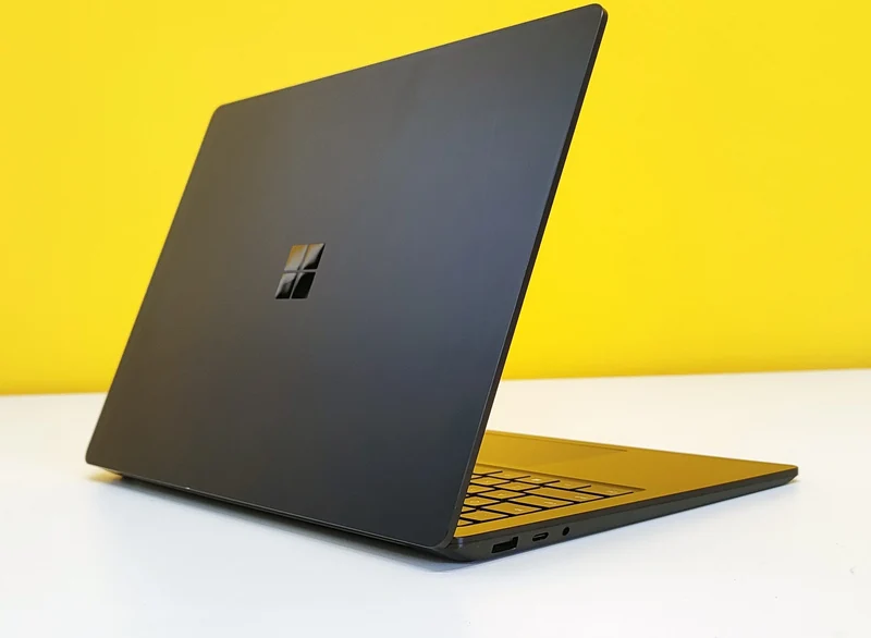 Microsoft Surface Laptop 3 1868 Notebook 13.3" Touch Screen Pixel Sense 2256 x 1504 Pixel | Intel Core i7-1065G7 | Ram 16Gb | SSD 1Tb | WiFi Windows 11 Pro Il notebook perfetto per ogni utilizzo Grado B