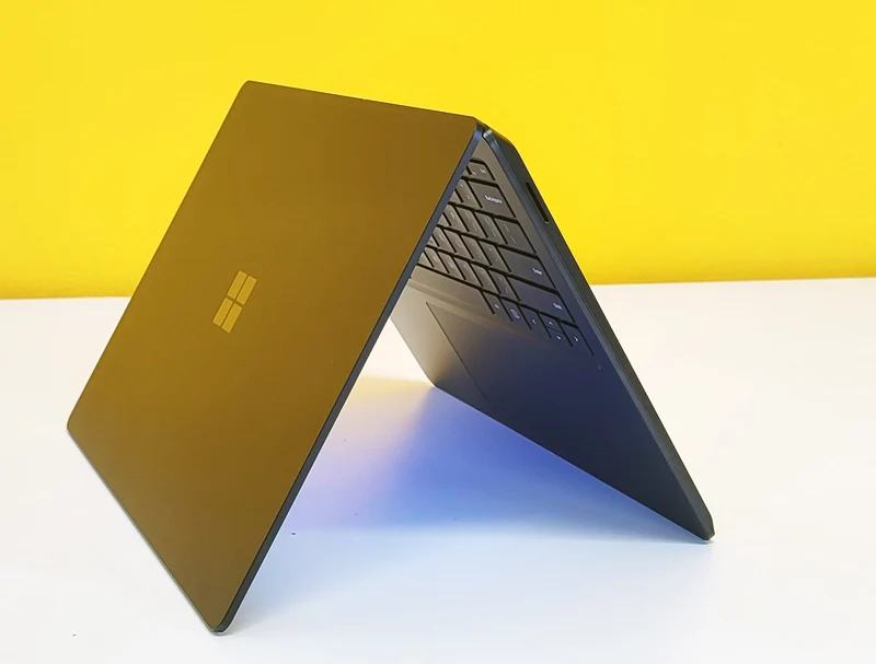 Microsoft Surface Laptop 3 1868 Notebook 13.3" Touch Screen Pixel Sense 2256 x 1504 Pixel | Intel Core i7-1065G7 | Ram 16Gb | SSD 1Tb | WiFi Windows 11 Pro Il notebook perfetto per ogni utilizzo Grado B