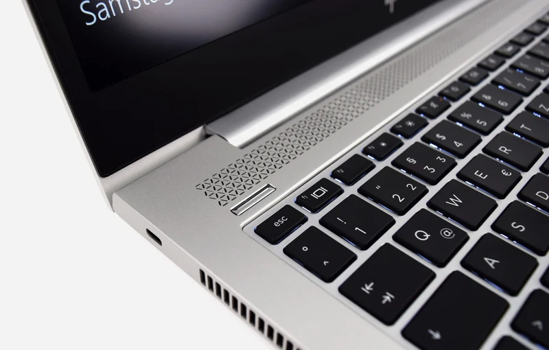 HP EliteBook 745 G5 Notebook 14" 1920x1080 FullHD | AMD Ryzen 3 Pro 2300U 2Ghz | Ram 8Gb | SSD 256Gb | Wifi Windows 10 Pro