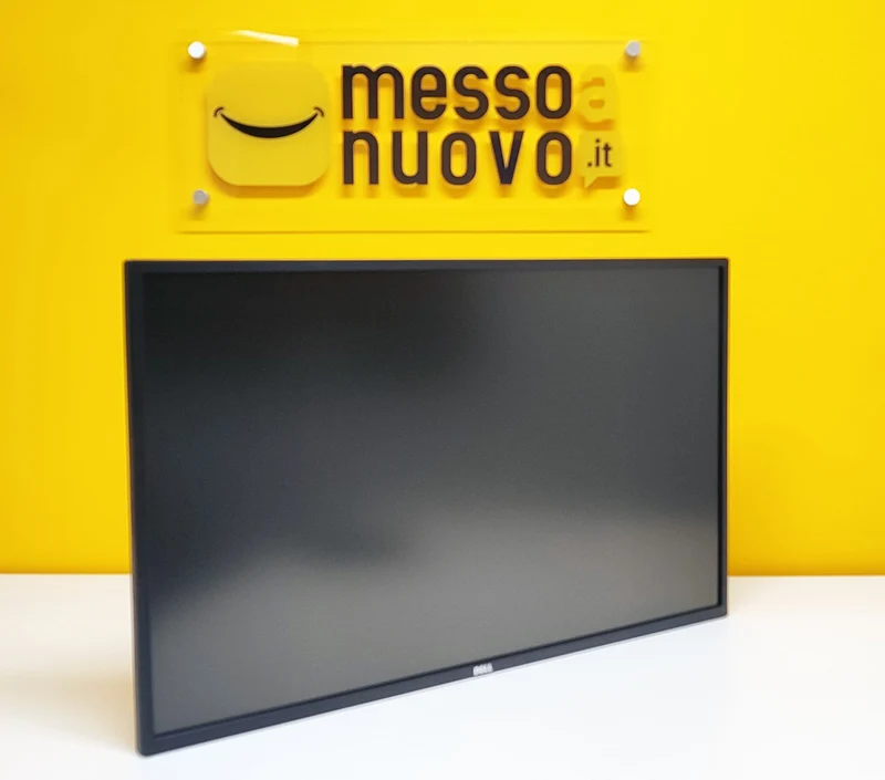 DELL P4317Q Monitor LED 42.5" 3840x2160 Pixel 4K Ultra HD Luminosità 350 cd/mq Tempo di risposta 8ms 1000:1 Hub USB VGA HDMI Display Port