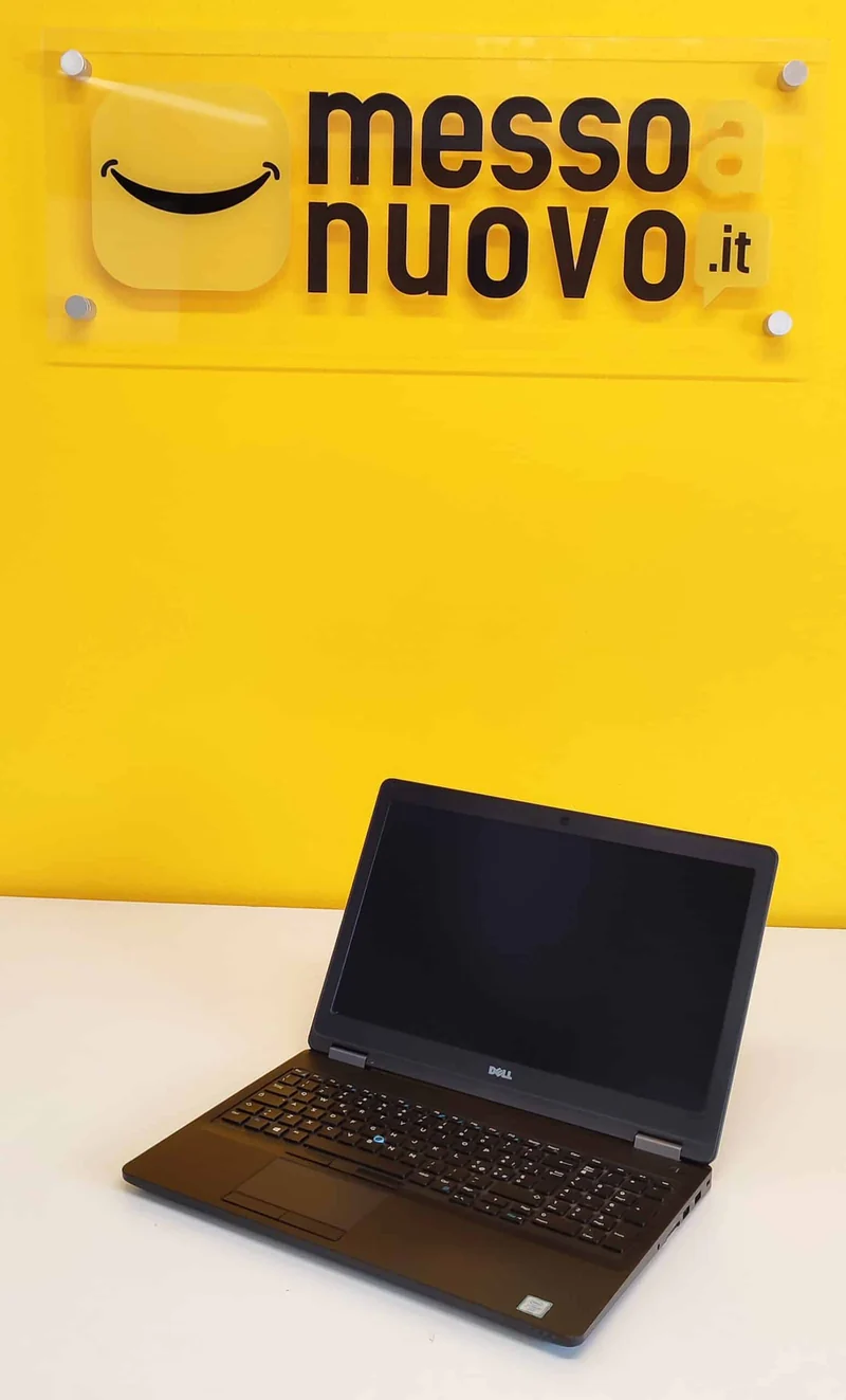 Dell Latitude E5570 Notebook 15.5″ 1920x1080 FullHD | Intel Core i5-6300U 2.4Ghz | 8Gb Ram | 256Gb SSD | Windows 11 Pro Tastiera ITA